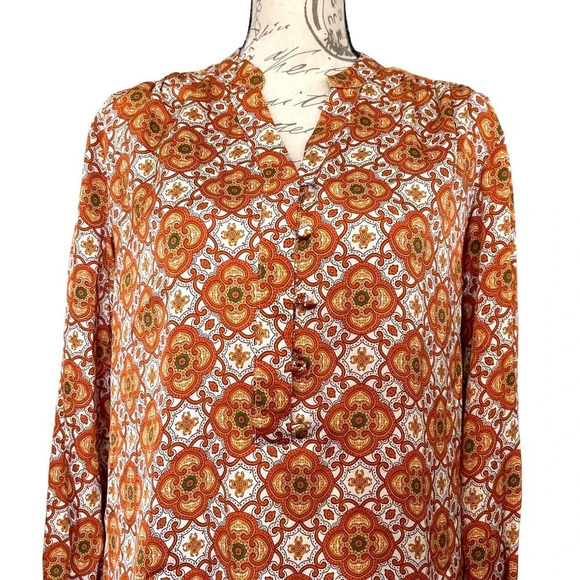 Ryegrass Button Front Silky Satin Top Size Medium - Picture 3 of 8